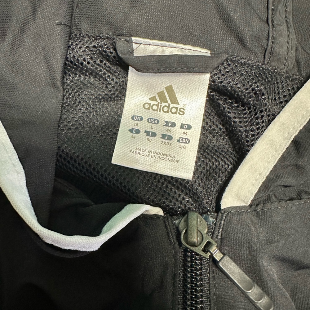 Adidas wind breaker - Picture 3 of 3